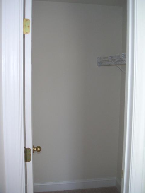 BR3 walkin closet